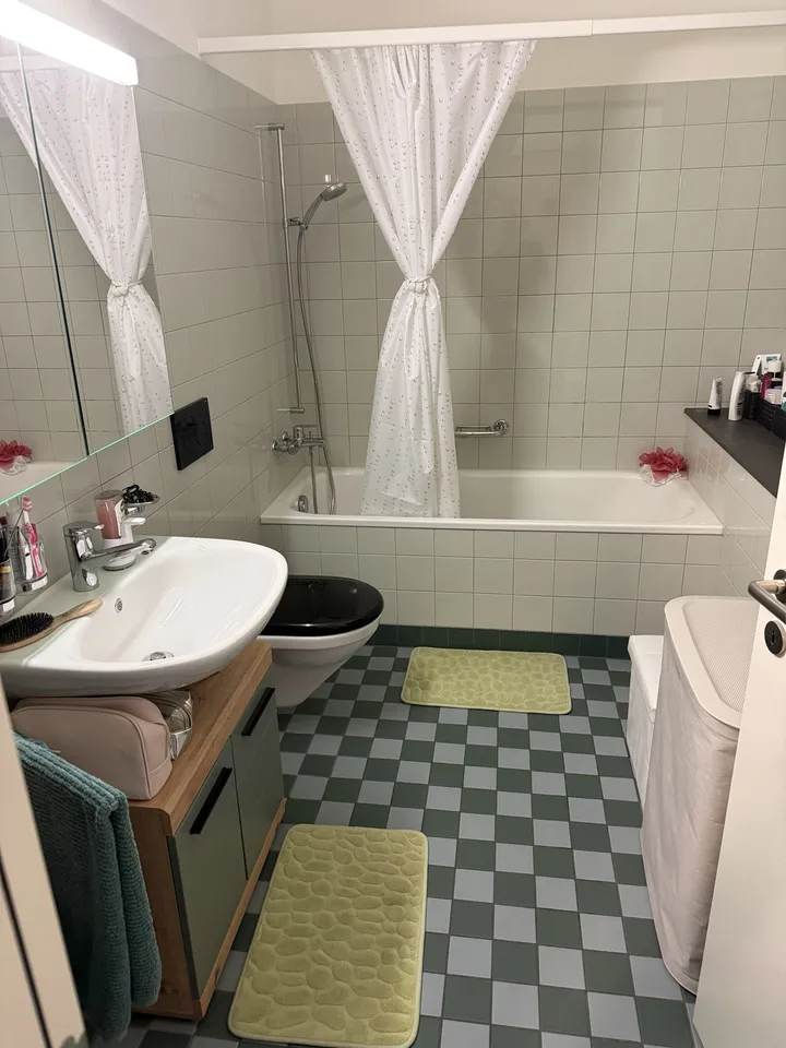 Zimmer zu vermieten - nur für Frauen