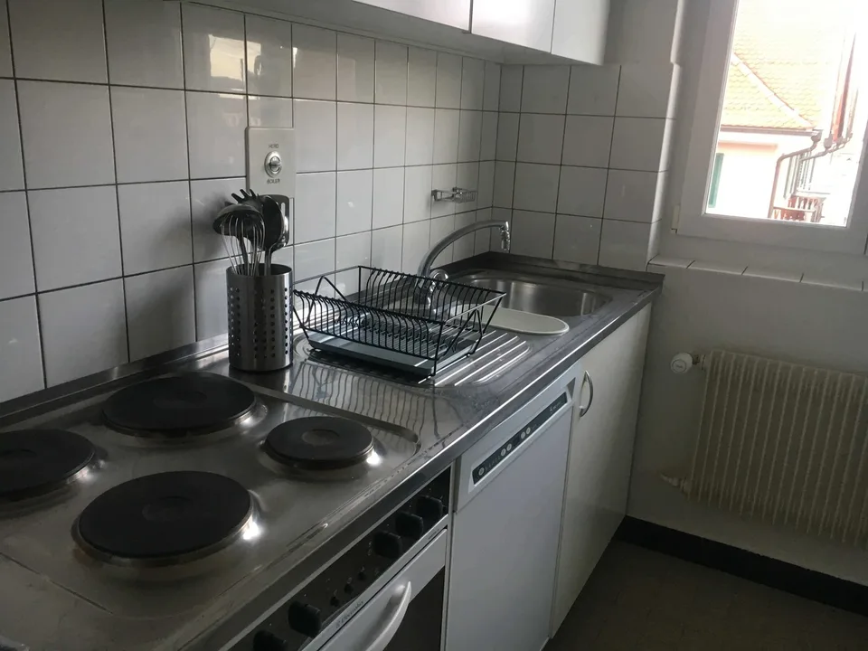 Helles WG-Zimmer im Zentrum von Wollishofen