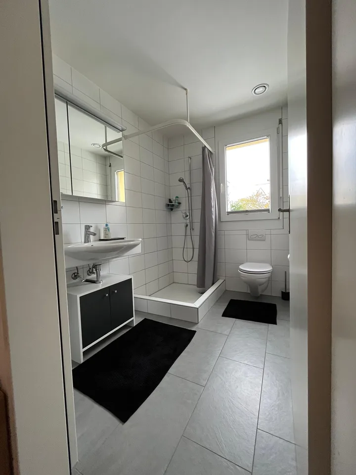 "Moderne 3.5-Zimmer-Wohnung in Rütihof, Baden - Komfortabel und ideal angebunden"