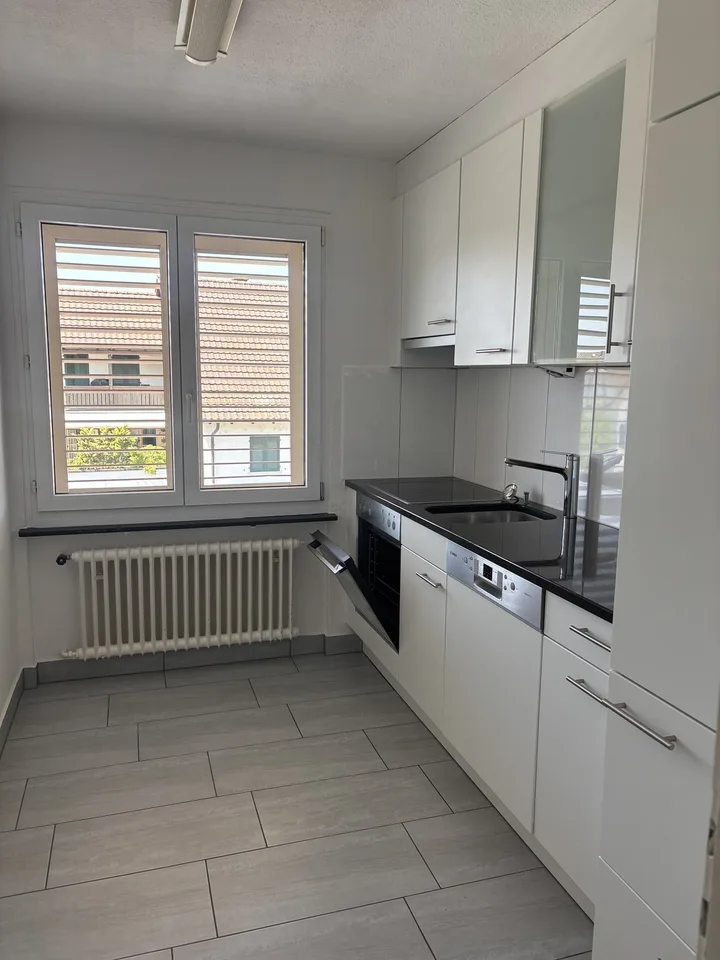 Gut gelegene 4-Zimmer-Wohnung Nähe Bhf zu vermieten