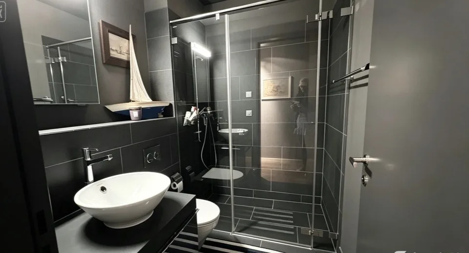 Zürich 8005 | Oberhalb des Finance Museums | Neubau im Minergie-Standard | 2-Zimmer-2-Bad-Exklusivwohnung | ca. 180 m² | . Doppelterrasse | Möblierung flexibel wählbar | Garage