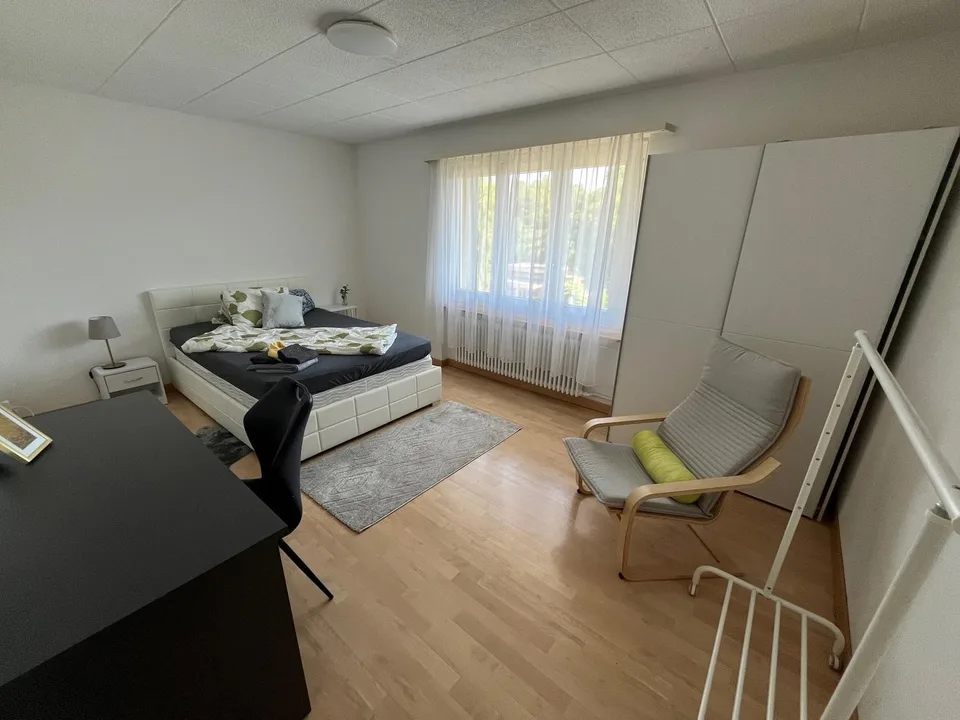Schönes & grosses Studio-Zimmer nähe Zürich
