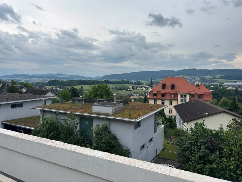 ruhig gelegene 4.5 Zimmer Maisonette - Dachwohnung
