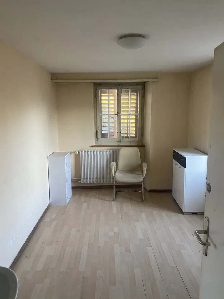 Ganzer Gasthof inklusive 20 Parkplätze und 1 Garagen Box