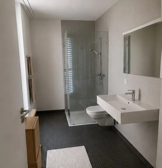 Schöne 2.5 Zimmer WHG direkt an der Limmat