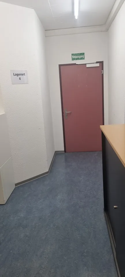 Attraktive Büro- und Gewerbefläche mit eigenem Zugang in Urdorf