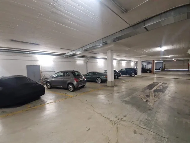 GARAGEN-EINSTELLPLÄTZE ZUR VERMIETUNG