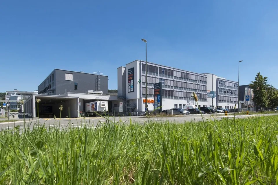 Willkommen im Einkaufszentrum Spitzacker