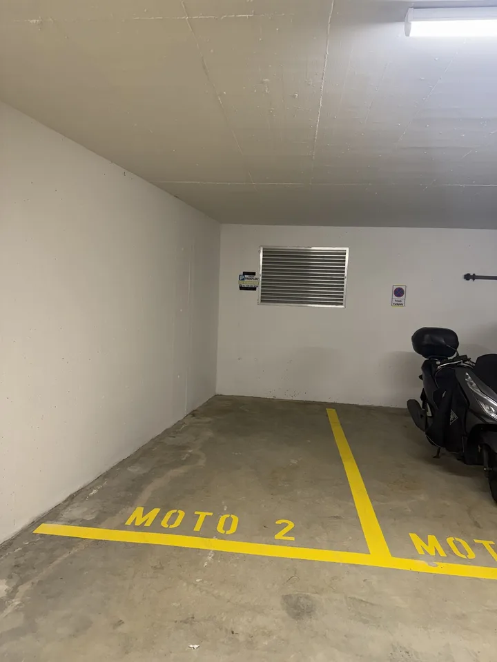 Motorradplatz in Tiefgarage(bis zu 2 Motorräder)