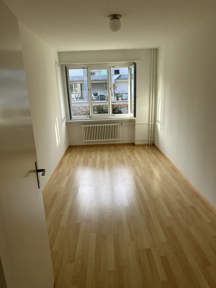 Tolle & helle 3.5-ZWG in Zürich zu vermieten / Bright & Spacious 3.5-Room Apartment for Rent in Zurich