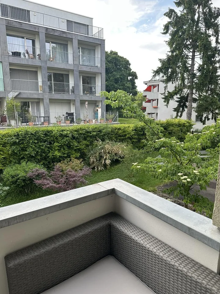 Tolle & helle 3.5-ZWG in Zürich zu vermieten / Bright & Spacious 3.5-Room Apartment for Rent in Zurich
