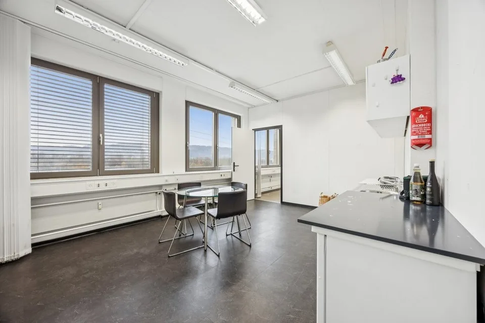 vielseitige 269 m2 Gewerbefläche in Geroldswil – Foto 8 von 12
