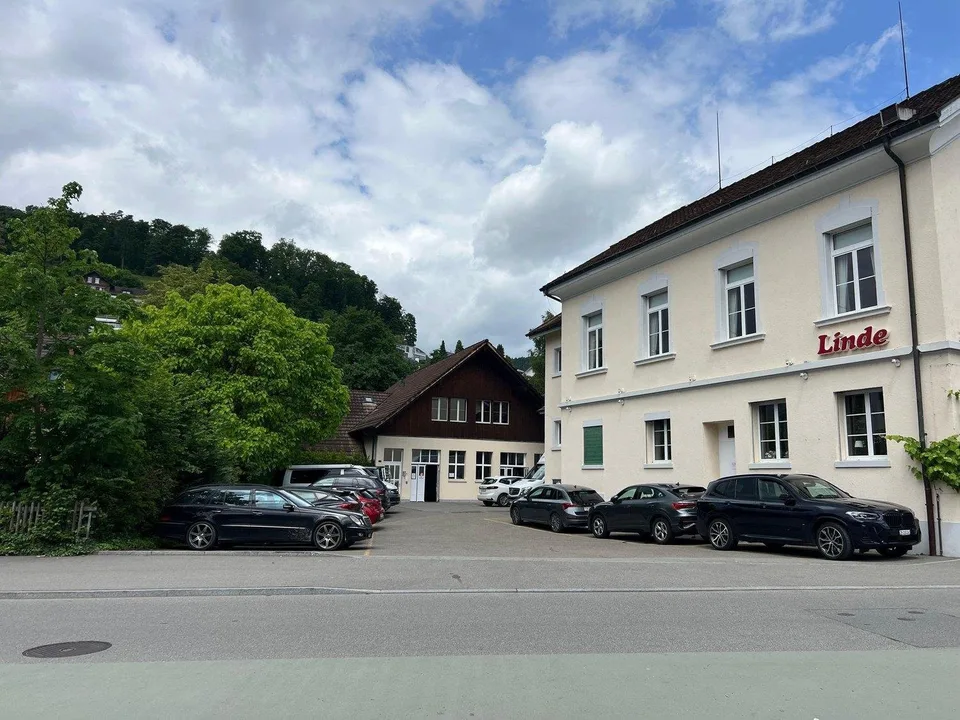 Produktion/Geschäftsräume im Erdgeschoss in Weiningen