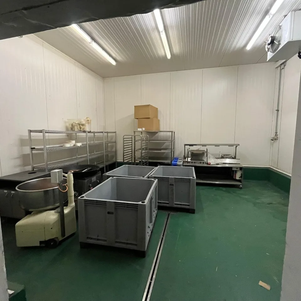 Produktion/Geschäftsräume im Erdgeschoss in Weiningen