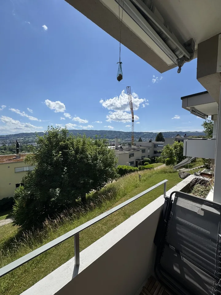 Helle Wohnung mit Aussicht über das Limmattal