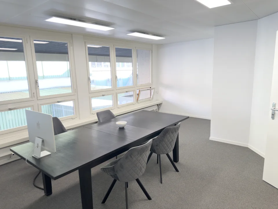 Büro Dietikon – bis 6 Arbeitsplätze, Meetingraum & Küche, sofort frei