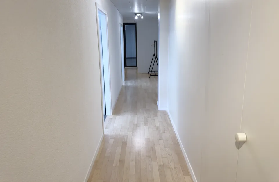Büro Dietikon – bis 6 Arbeitsplätze, Meetingraum & Küche, sofort frei