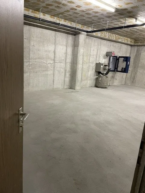 Grosszügiger Lagerraum in der Industriezone von Dietikon zu vermieten