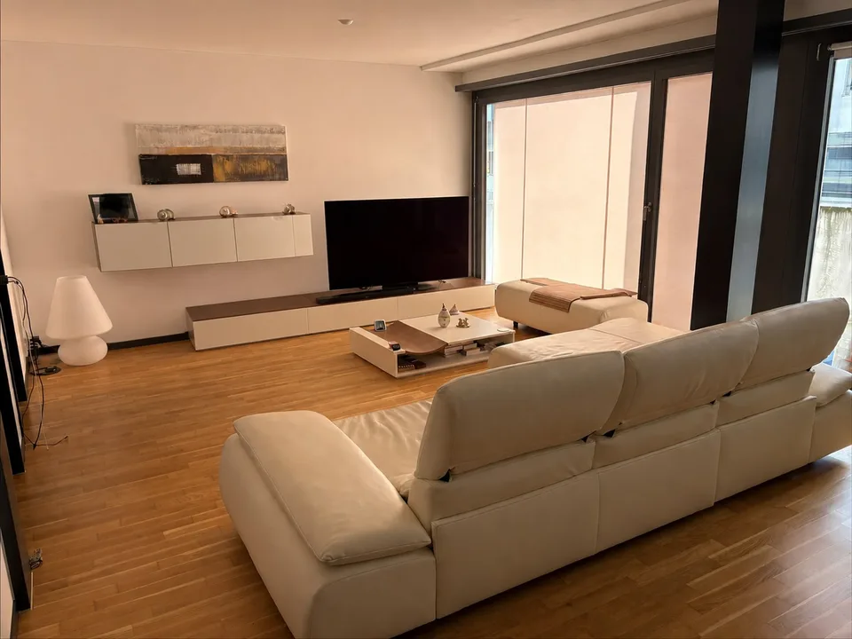JAMES Überbauung: 2.5 Zimmer, 95.2 m2, 3. OG, mit Concierge Service, Kellerabteil