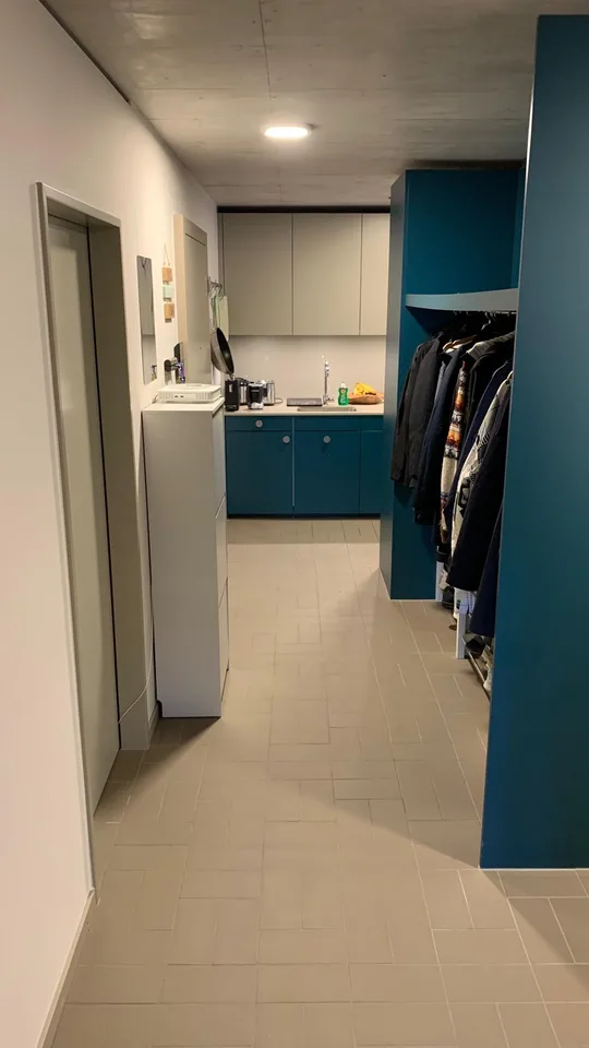 Grosszügiges WG-Zimmer mit eigenem Bad und Küche