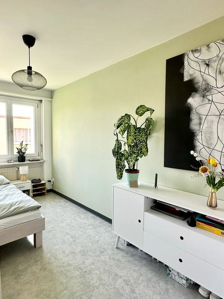 Charmantes Zimmer in stilvoller 4.5-Zimmer-Wohnung zur Untermiete (optional möbliert)