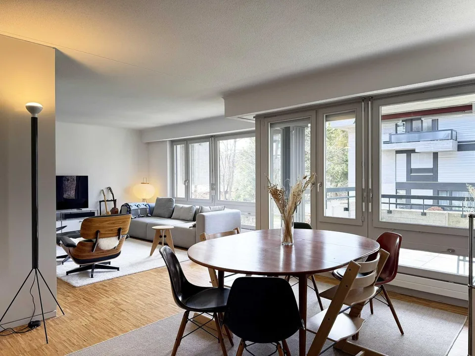 Bright furnished 4.5-room apartment with home office in Höngg