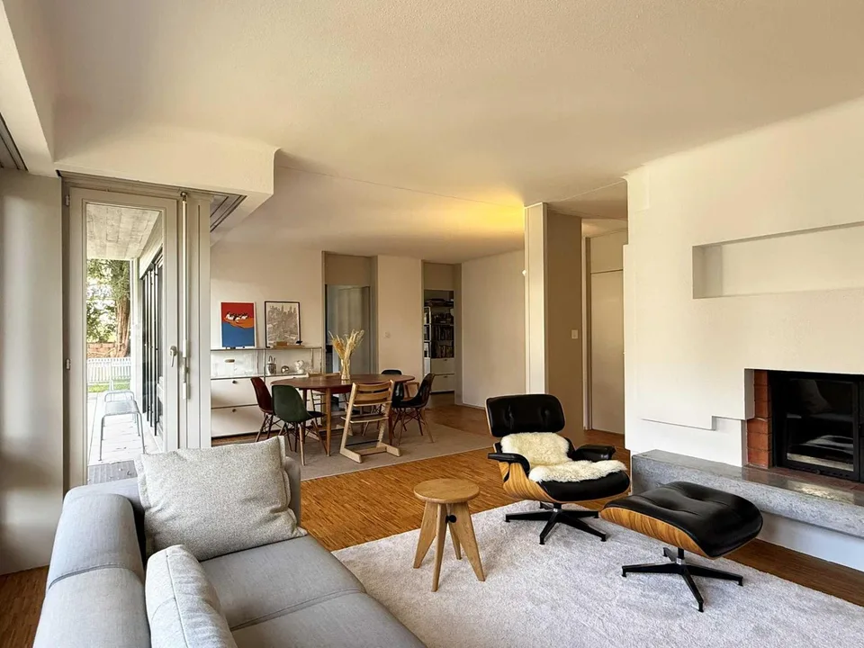 Bright furnished 4.5-room apartment with home office in Höngg