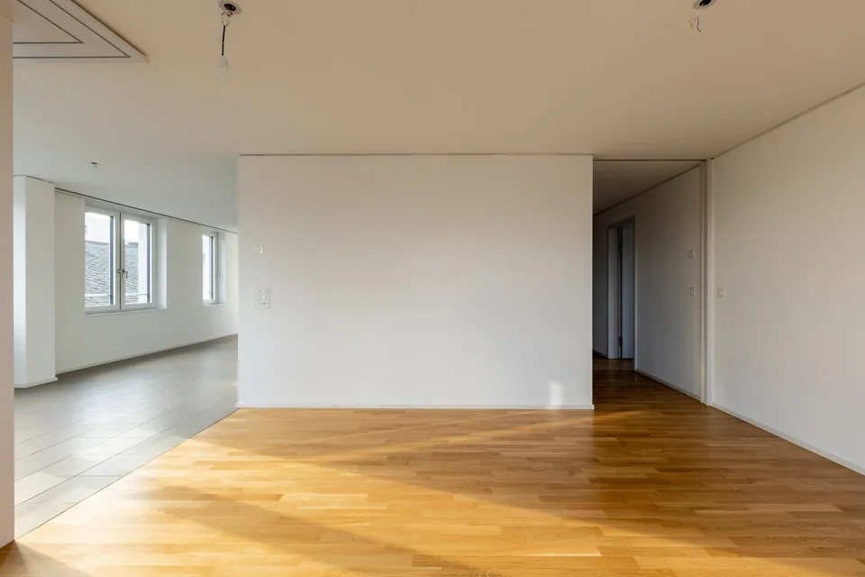 Grosses Zimmer in freundschaftlicher WG (5.5 Zi)