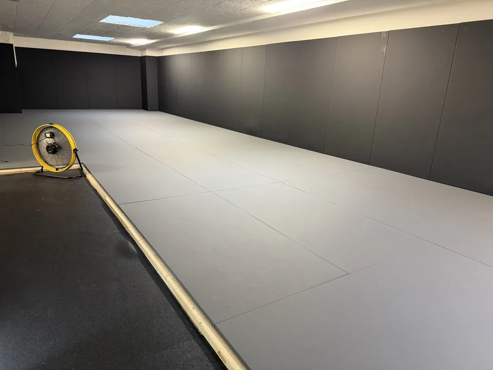 Trainingsraum / Dojo mit Duschen und Garderoben zu vermieten