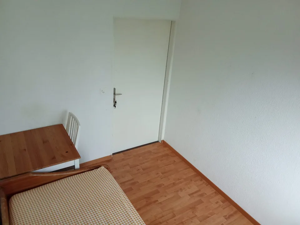 Möbliertes Einzelzimmer in Zürich zu vermieten ab 01.08.2026