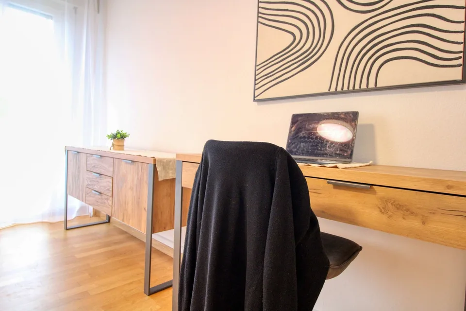 Dein stilvolles Coliving-Zuhause im lebhaften Zürcher Stadtteil Höngg
