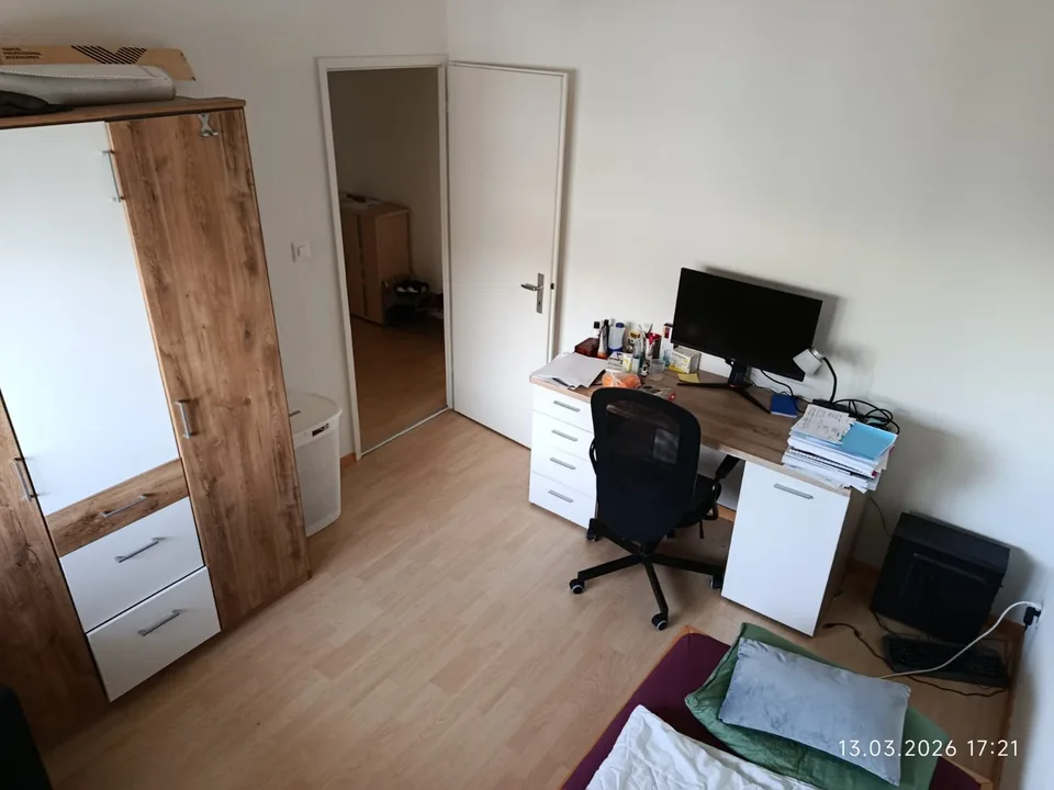 WG-ZIMMER in heller Wohnung in Dietikon - Tramhaltestelle direkt vor dem Haus