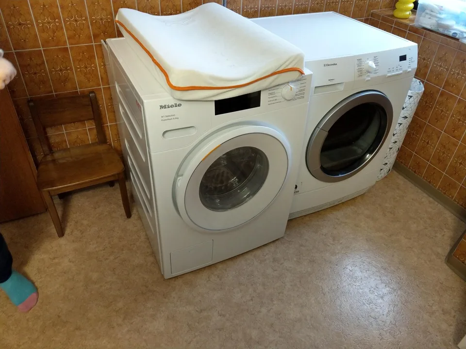 A room in a spacy house with a large private garden, quiet and central