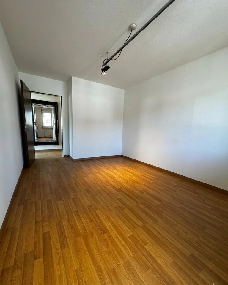 WG Zimmer mit eigenem Bad und grosser Terrasse in 8953 Dietikon