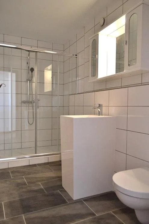 Möbliertes Zimmer MIT BALKON in 3.5 Zimmer Wohnung nähe Zürich an zentraler Lage in WG