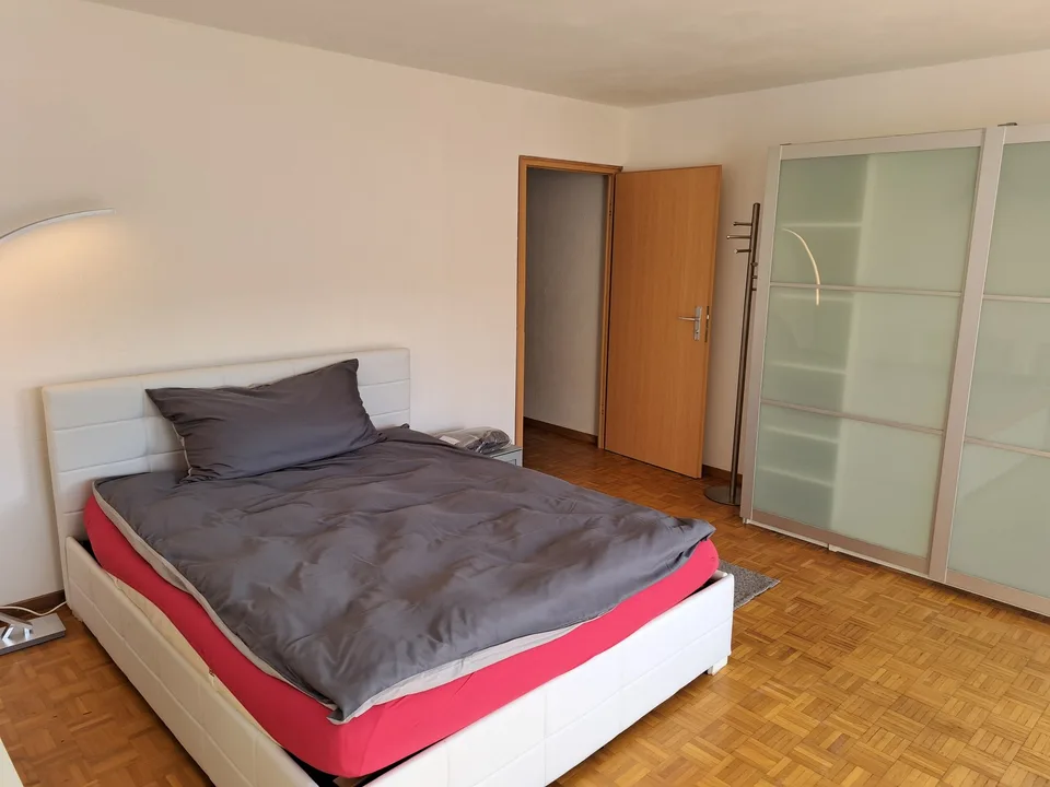 Frauen WG, möbliertes Zimmer in Frauen-Wg nähe Zürich