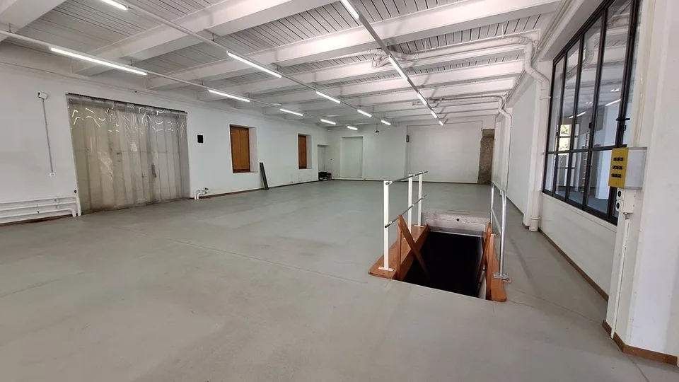423 m2 Büro- und Gewerbefläche mit Werkstatt/Lager und LKW-Zufahrt – Foto 6 von 9