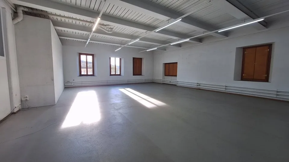423 m2 Büro- und Gewerbefläche mit Werkstatt/Lager und LKW-Zufahrt