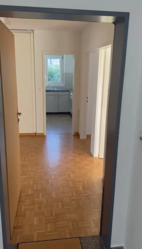 Ab sofort: 3-5.Zimmerwohnung zum vermieten