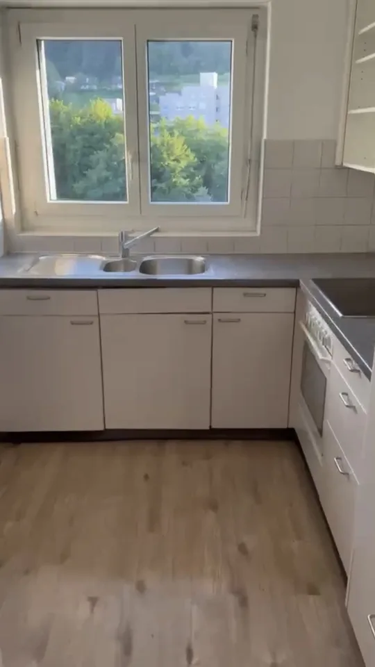 Ab sofort: 3-5.Zimmerwohnung zum vermieten