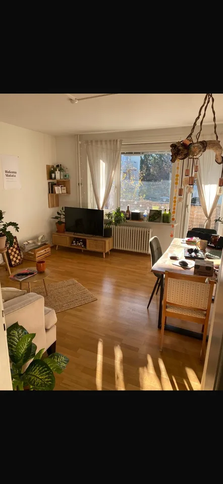 Unfurnished shared room, temporary in Albisrieden (completely freshly renovated!)