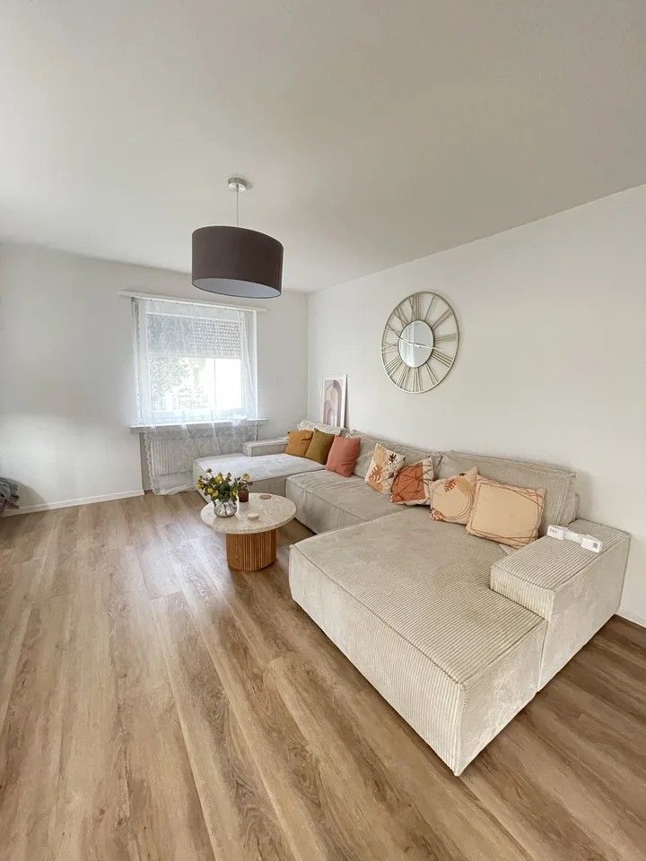 Spacious & Fully Furnished 3.5-Room Apartment for Rent – Zurich Altstetten