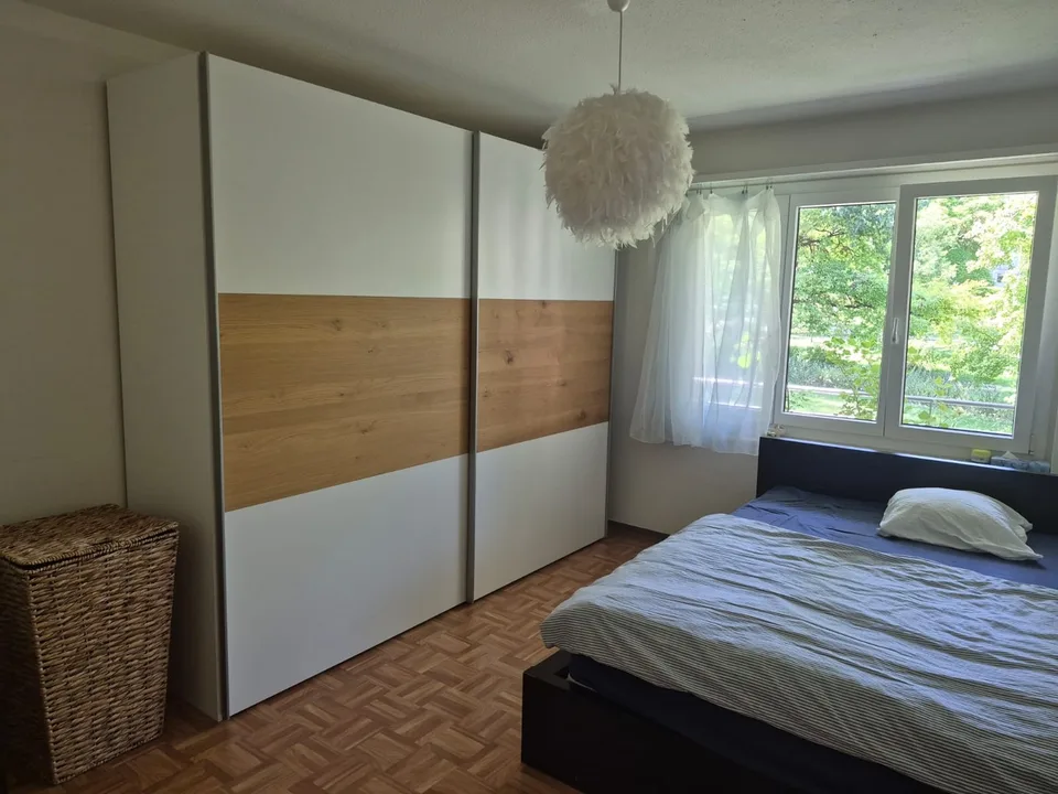 BEFRISTET: Möblierte 3.5-Zimmer-Wohnung mit Balkon zur Untermiete