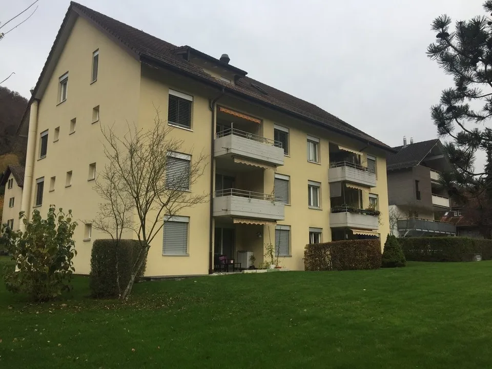 Einstellplätze in 8143 Stallikon zu vermieten