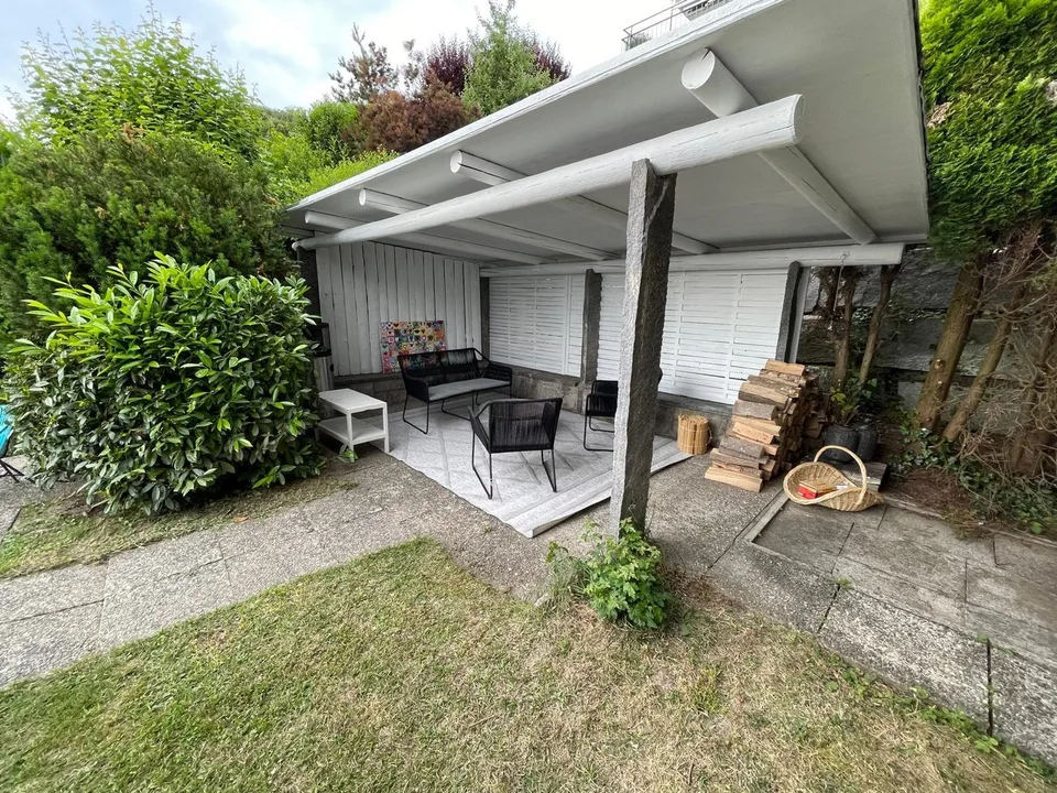 Hausteil in Einfamilienhaus mit Terrasse, Weitsicht und Garten