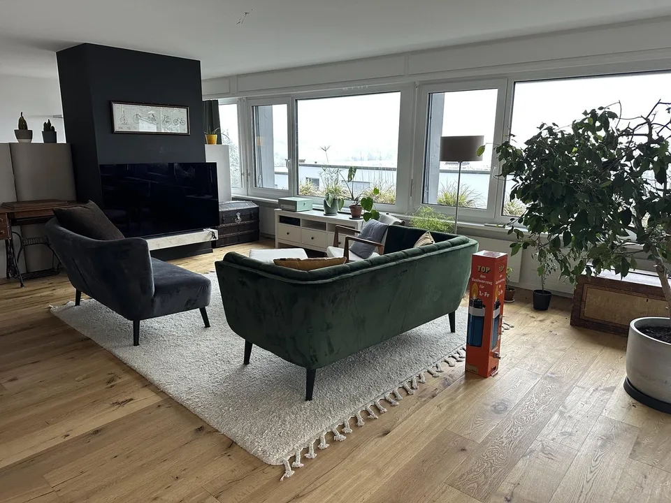 Hausteil in Einfamilienhaus mit Terrasse, Weitsicht und Garten