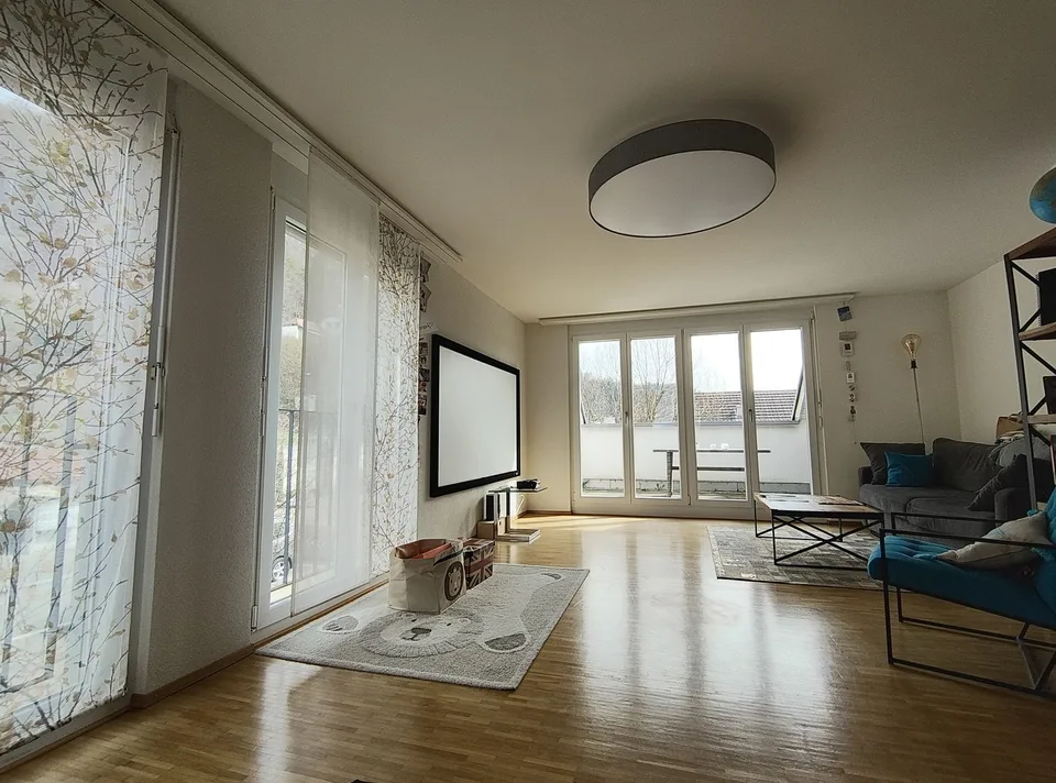 Charmante möblierte 5 Zimmer Maisonette-Wohnung über 2 Stockwerke in Stallikon, Zürich all inklusive