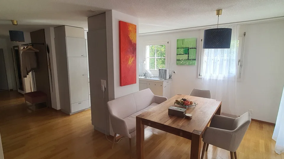 Schönes WG Zimmer mit Bad zur Untermiete nahe Zürich