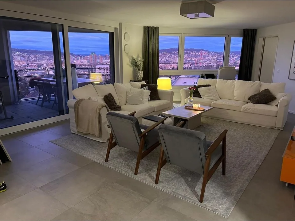 Moderne 3,5 Zimmer Wohnung am Uetliberg mit Blick über Zürich