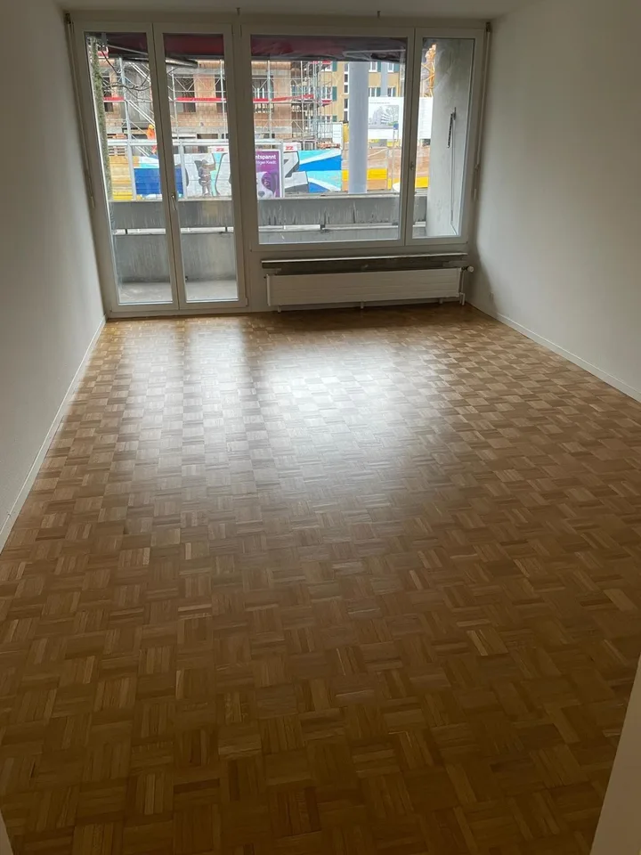 Frisch renovierte 1.5-Zimmer-Wohnung mit Balkon in Zürich-Wiedikon
